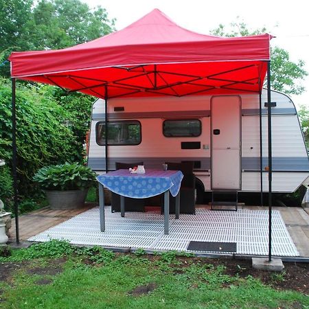 B&B Oeland Caravan "Juf Jansen" Ottoland Exterior photo