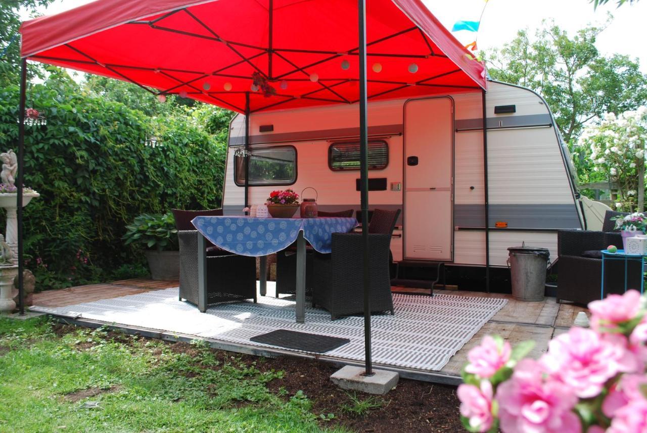 B&B Oeland Caravan "Juf Jansen" Ottoland Exterior photo